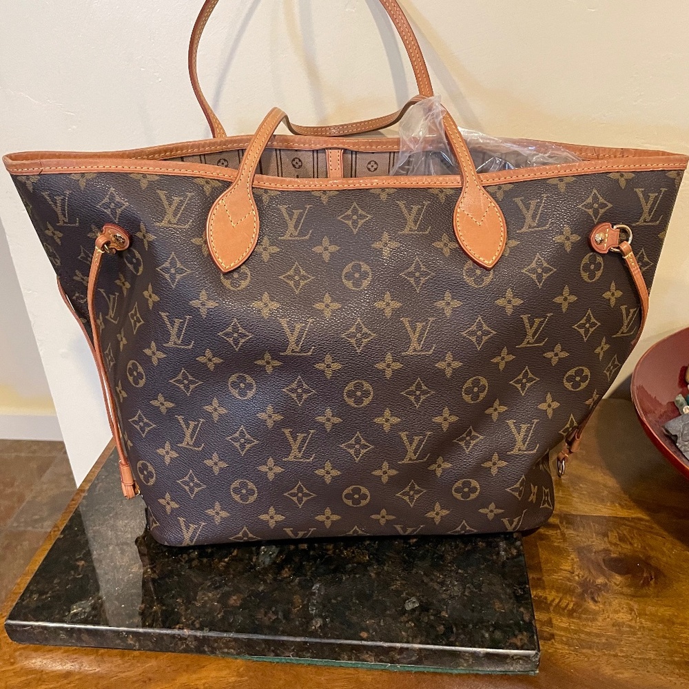 Louis Vuitton MM Neverfull MM